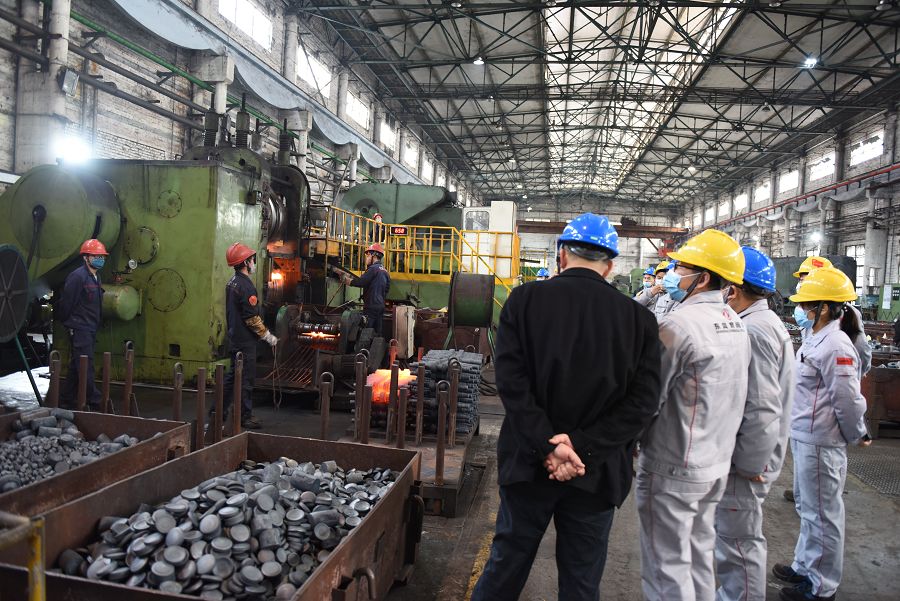 平鍛楔橫軋工作現場2.jpg 平鍛楔橫軋工作現場2.jpg