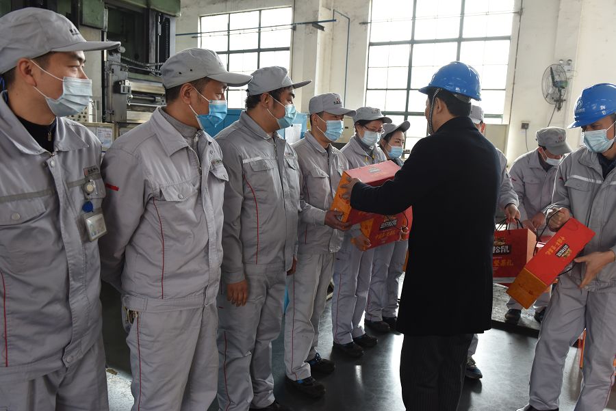 模具車間慰問現場5.jpg 模具車間慰問現場5.jpg