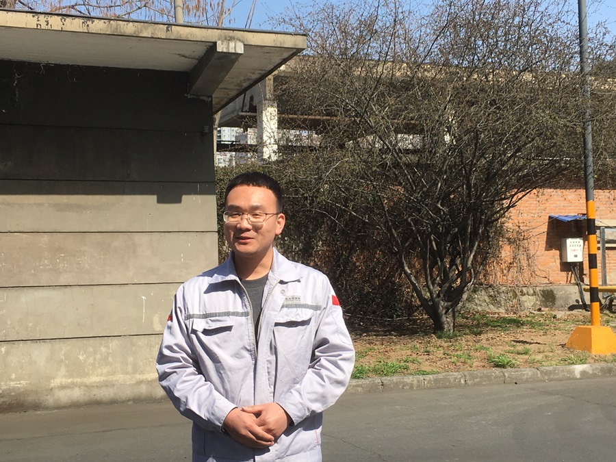 李陽(yáng)談二車間掛職心得(1).jpg 李陽(yáng)談二車間掛職心得(1).jpg